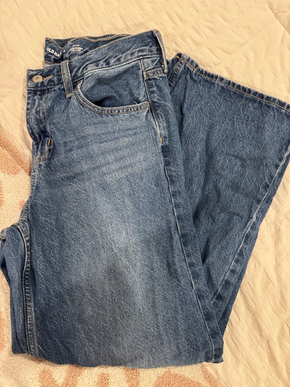 Old Navy Women's Mid-Rise Wow Baggy Wide Leg Jeans - Picture 3 of 5